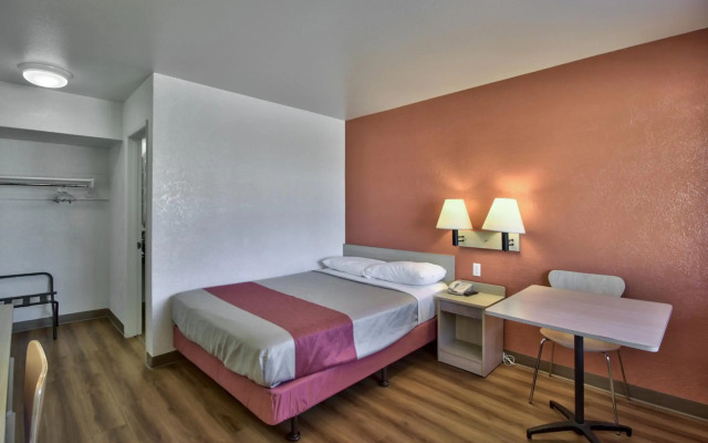 Motel 6 Youngtown, AZ - Phoenix - Sun City