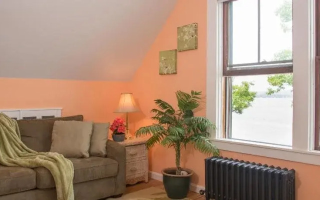 Lake House at Ferry Point