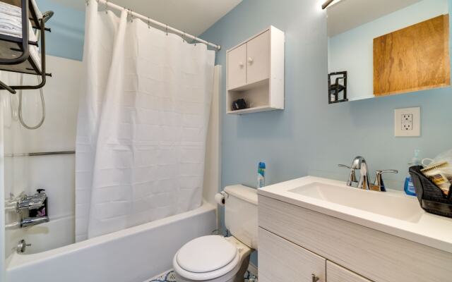 Poconos Chalet With Lake & Pool Access!