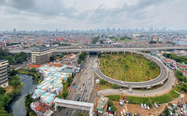 Homey 1BR Apartment @ Bassura City