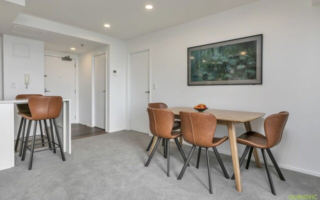 QV Modern Upscale Apartment - 1012