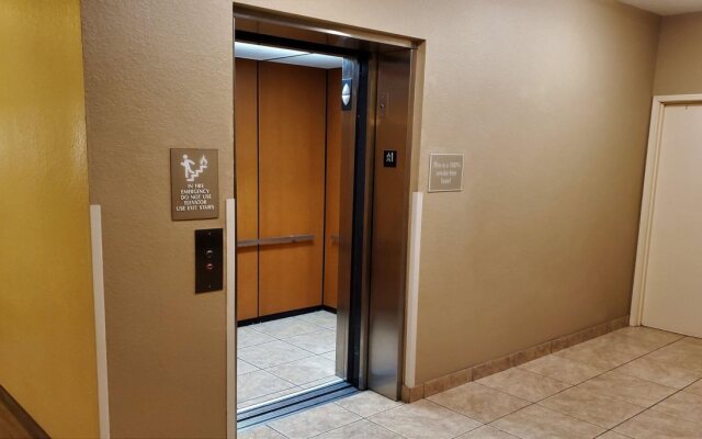 Candlewood Suites Fayetteville – University of Arkansas by IHG
