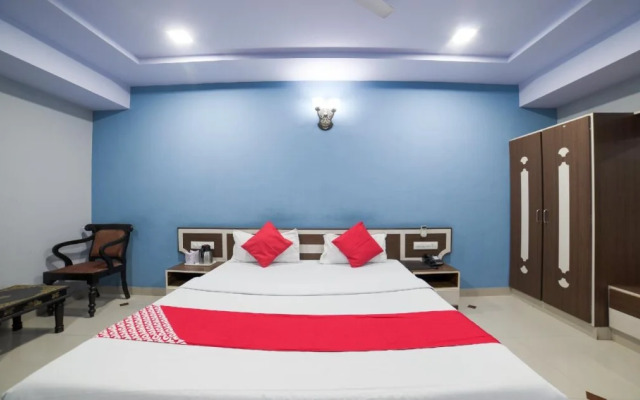 OYO 27803 Hotel Raj Mahal