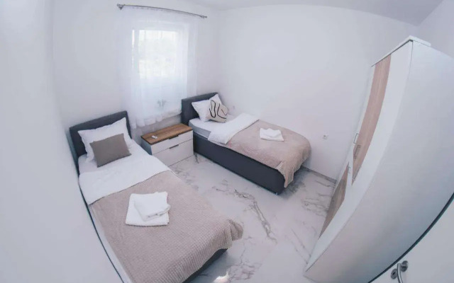 L Apartment