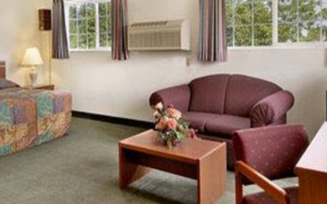 Super 8 By Wyndham Gresham Portland Area OR