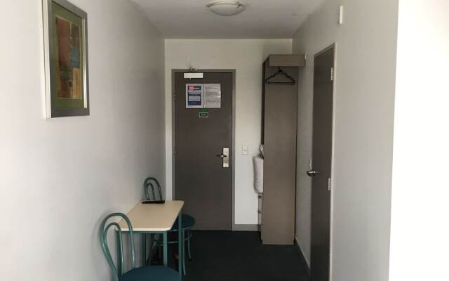Manukau City Lodge
