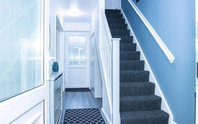 Stunning 4-bed House in Telford West Midlands