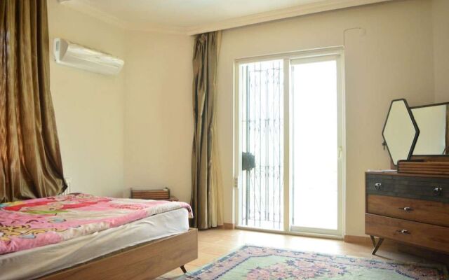 Kemer Monnaroza Villa