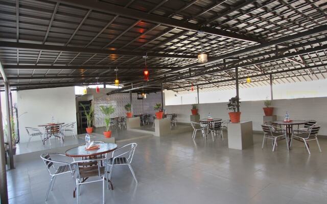 OYO 7463 Leo Suites