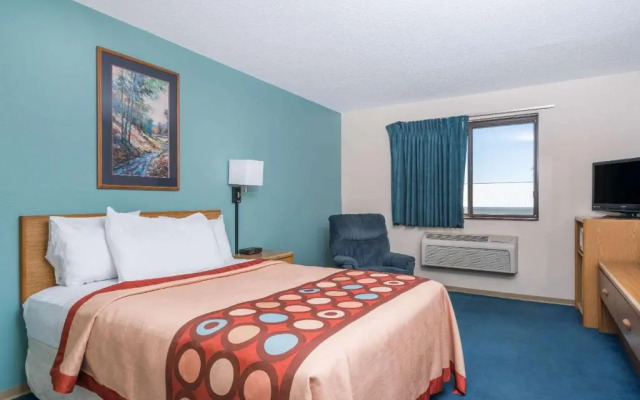 Super 8 Baxter/Brainerd Area