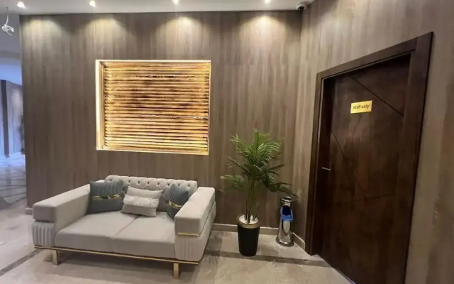 Rotana Palace Suites