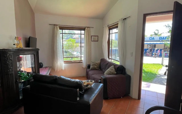 Linda casa 100 metros do mar -F12