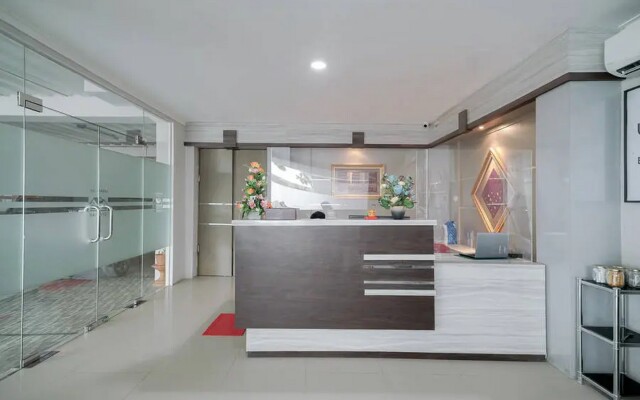 Urbanview Hotel Bari Syariah Palembang By RedDoorz