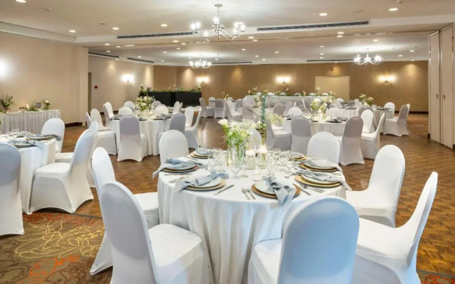 Holiday Inn Hotel & Conference Centre