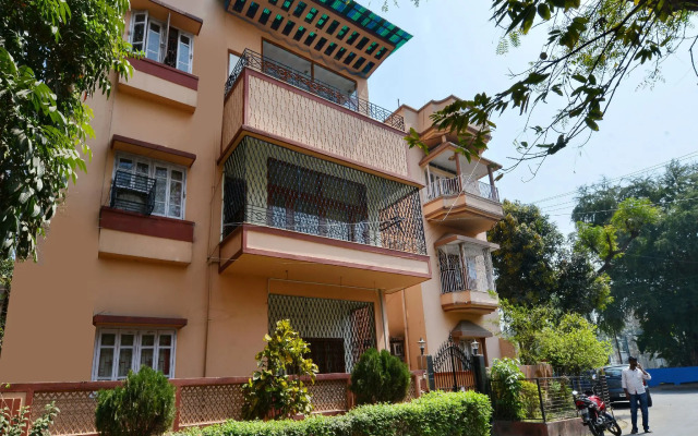 OYO 12210 Comfort N Cozy