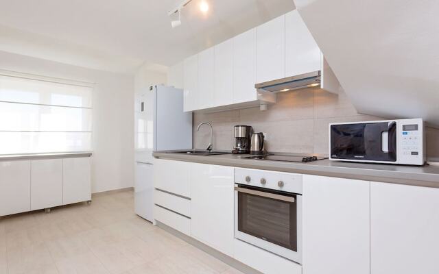 Modern Seaside Home With Swimming Pool in Vodnjan