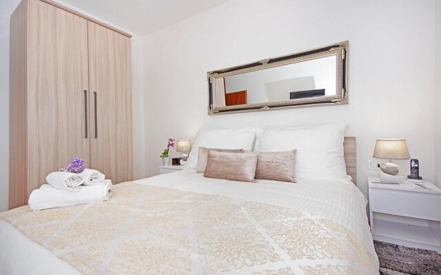Awesome Apartment in Split With Wifi and 3 Bedrooms