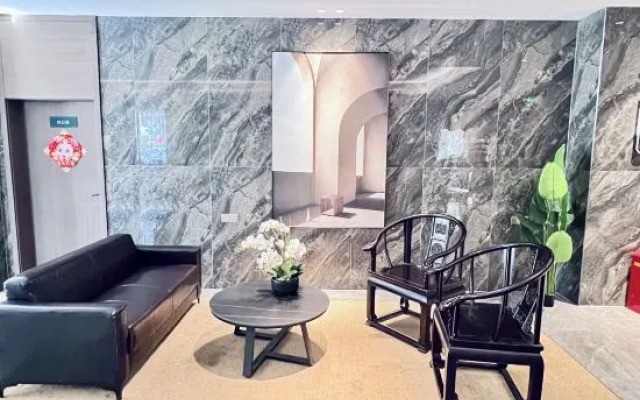 Xinxuan Hotel (Zhengzhou Zhongzhou Avenue Qilihe Subway Station)