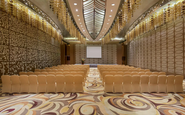 Crowne Plaza Zhongshan Wing on City by IHG