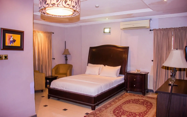 Tivoli Residence & Bar