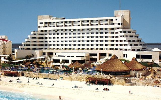 Hotel y Villas Solaris Cancun