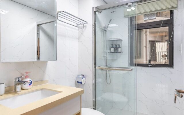 Locals Boutique Apartment Huafa Plaza 26