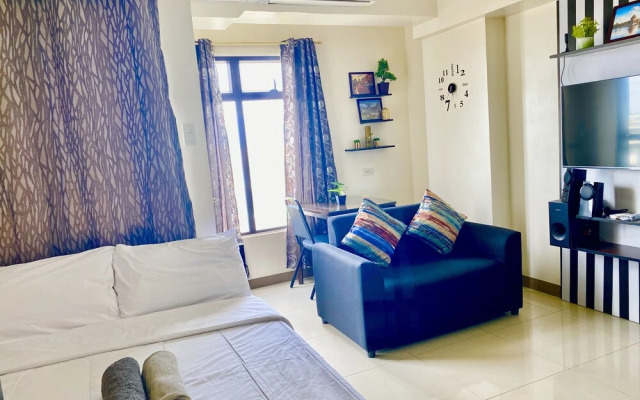 Mabolo Garden Flats by Sleeping Forest
