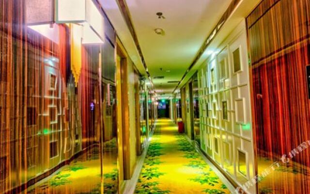 Jiayue Hotel (Guangxi University Metro Station)