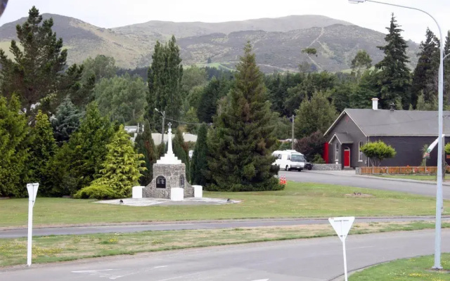 Lumsden Hotel