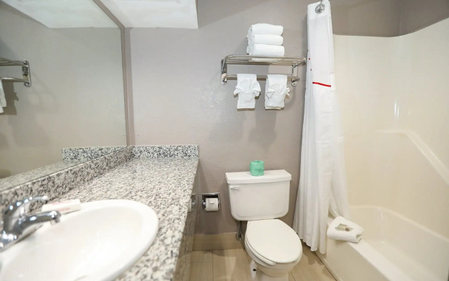 Red Roof Inn & Suites Lexington - Hamburg