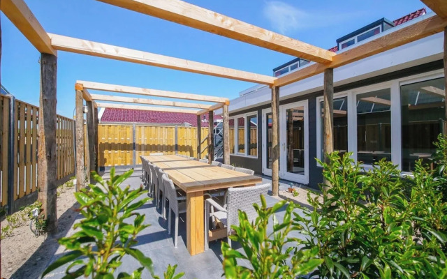 Spacious 22 Persons Holiday Home in Callantsoog