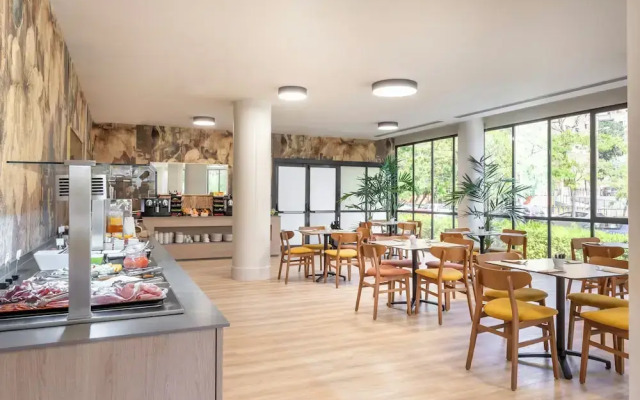 Holiday Inn Madrid-piramides