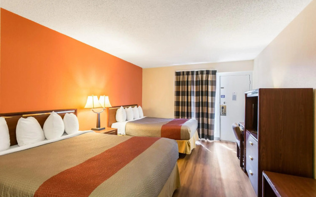 Motel 6 Butte, MT - Historic City Center