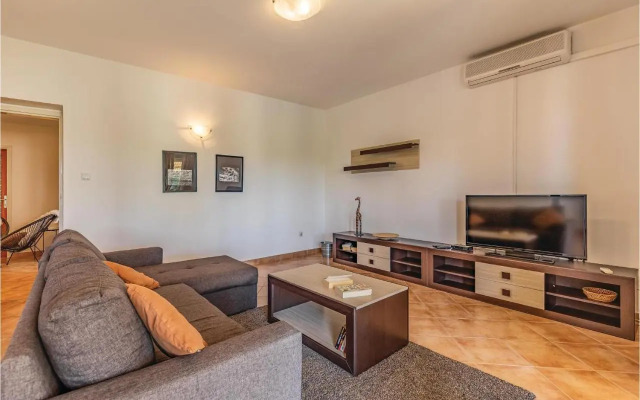 Apartment Regi VI