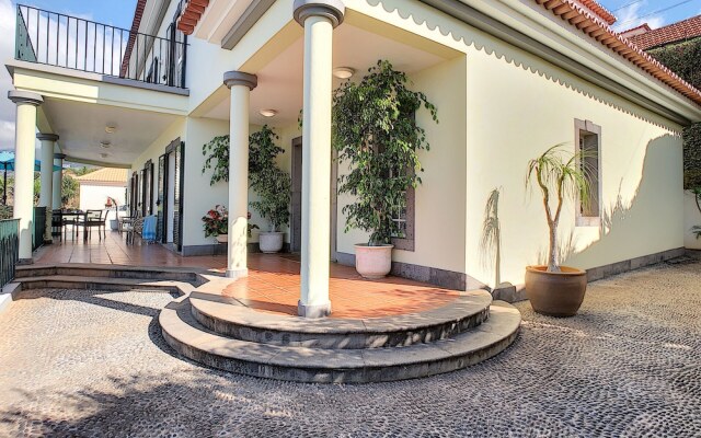 Villa Vista Sol by MHM