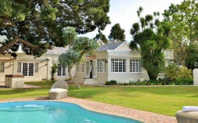 10 on Milner Guesthouse