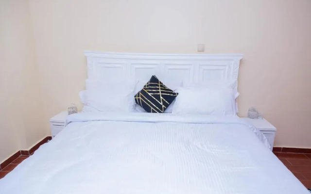 Kobe's luxurious 2bedroom with a gym and a city view