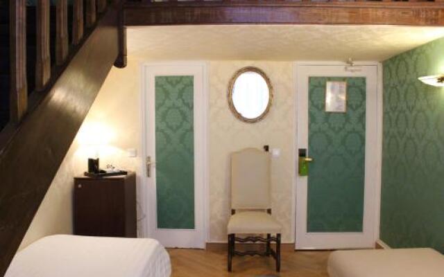 Pick A Flat's Apartement in Le Marais - rue Sainte Croix de la Bretonnerie
