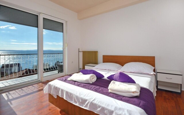 Stunning Home in Podstrana With Jacuzzi, Wifi and 7 Bedrooms