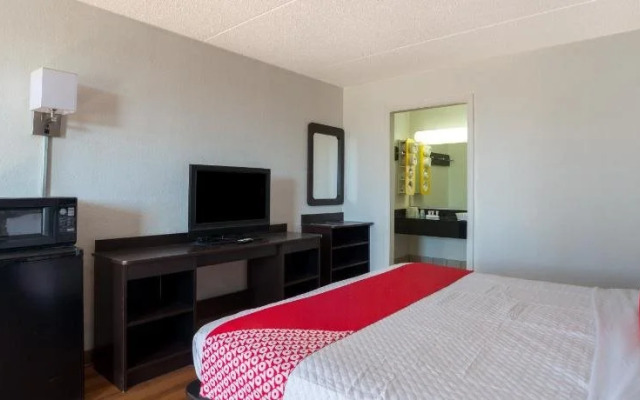OYO Hotel Sweetwater TN West