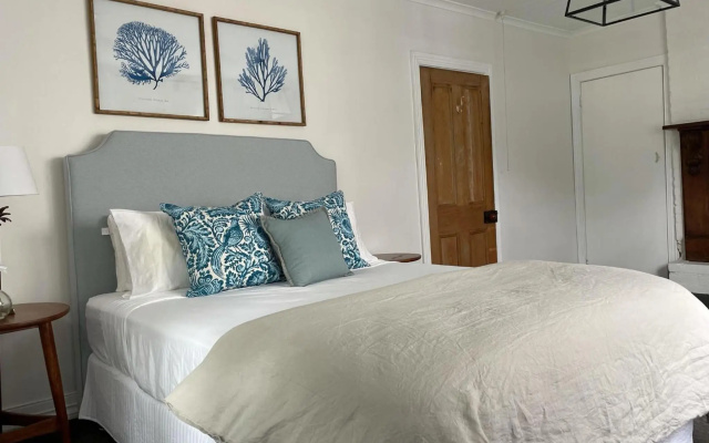 BLUE BELLE COTTAGE Berry 4pm check out Sundays except peak – Guest Rooms – Berry