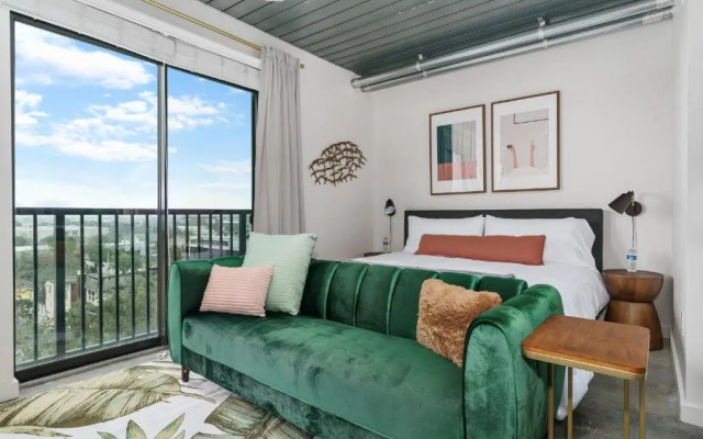 Stunning Midtown Suites by Sonder