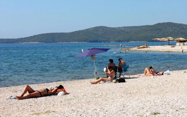 Apartments by the sea Brodarica, Sibenik - 5736