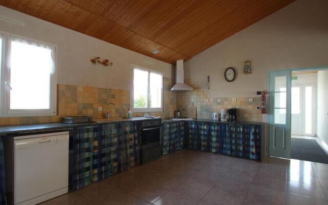 Gîte Bouin, 4 pièces, 9 personnes - FR-1-426-95