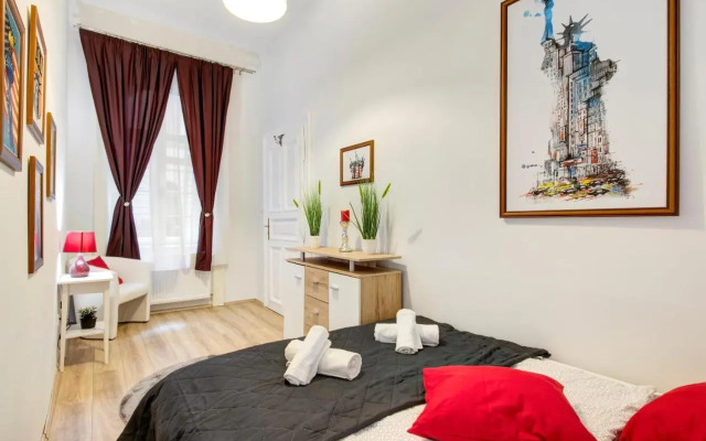 Standard Apartment by Hi5 - Weiner Leo
