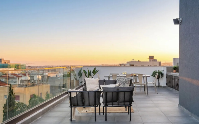 Sanders Palama - Cute 2-bdr Penthouse Apt
