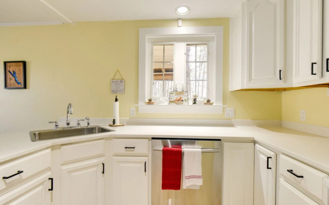 Family-friendly Bridgton Home, Steps to Lake!