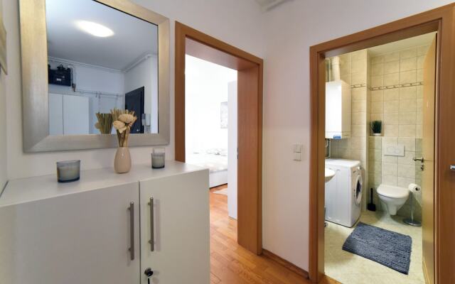 LXXVII Apartment