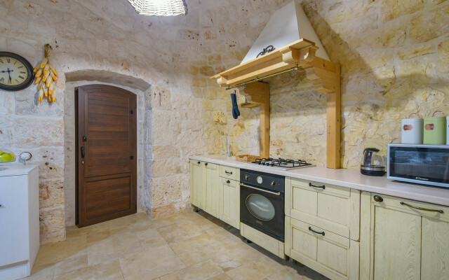 Ba-c134-scfa0bt - Trulli Littoria 4