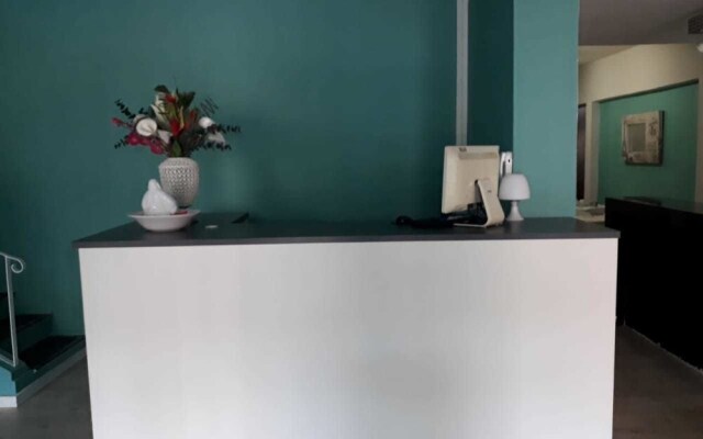 Praia dos Amores Hostel